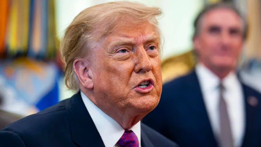 Donald Trump frente al Pentágono durante una ceremonia conmemorativa del 11 de septiembre