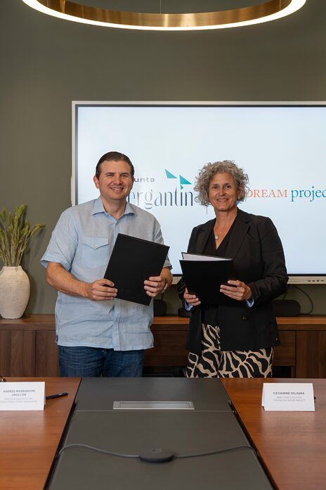 Firma de acuerdo entre Punta Bergantín y DREAM Project para formar jóvenes en Villa Montellano