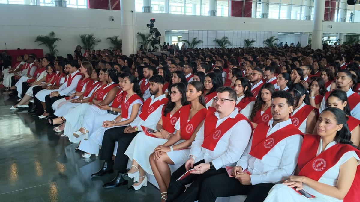 Ceremonia de graduación del INTEC con 945 nuevos profesionales en Santo Domingo, 10 de octubre de 2026