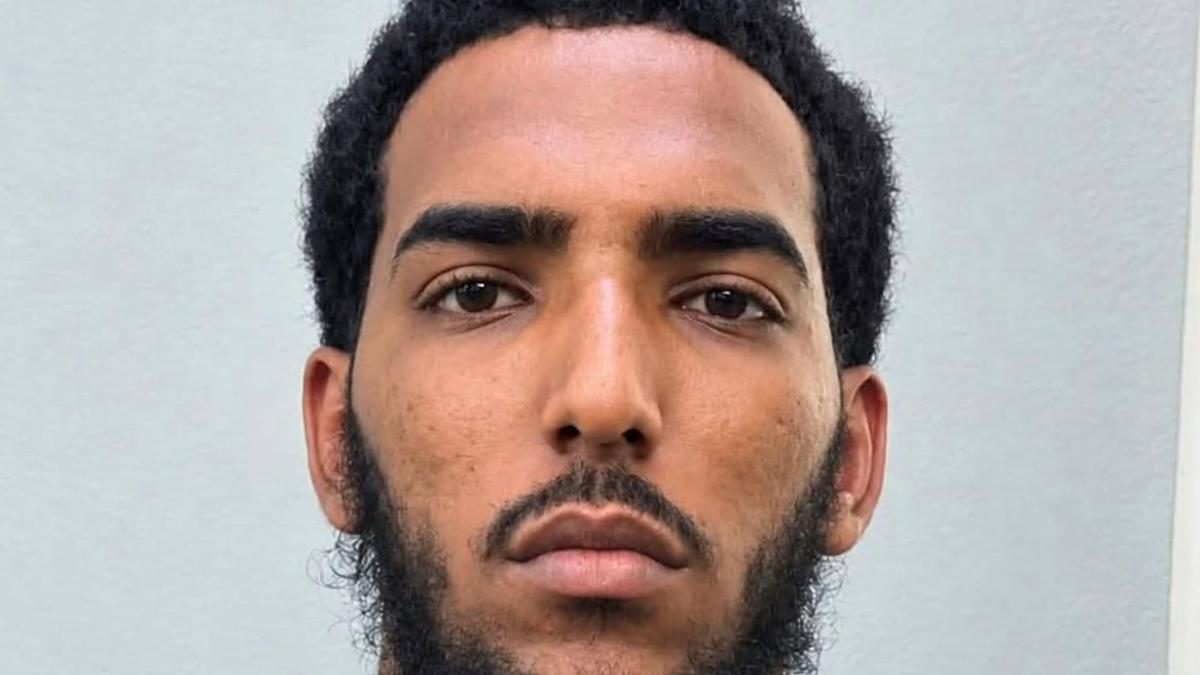 Agentes de la DICRIM en operativo policial en el sector Cienfuegos, Santiago, República Dominicana