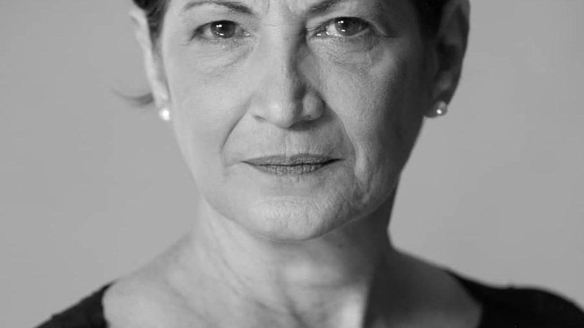 Actriz dominicana Yamilé Scheker en una producción teatral en República Dominicana
