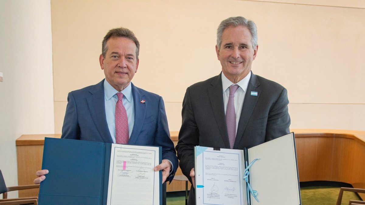 Cancilleres de República Dominicana y Argentina firman acuerdo de servicios aéreos en la Asamblea General de la ONU