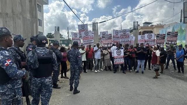 Comerciantes de Punta de Villa Mella frente a trabajos de ampliación de la Línea 1 del Metro de Santo Domingo Norte