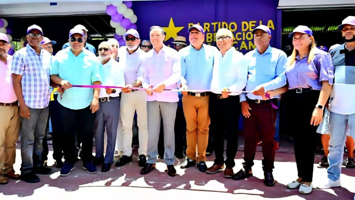 Johnny Pujols, secretario general del PLD, en acto de inauguración de local político en provincia dominicana