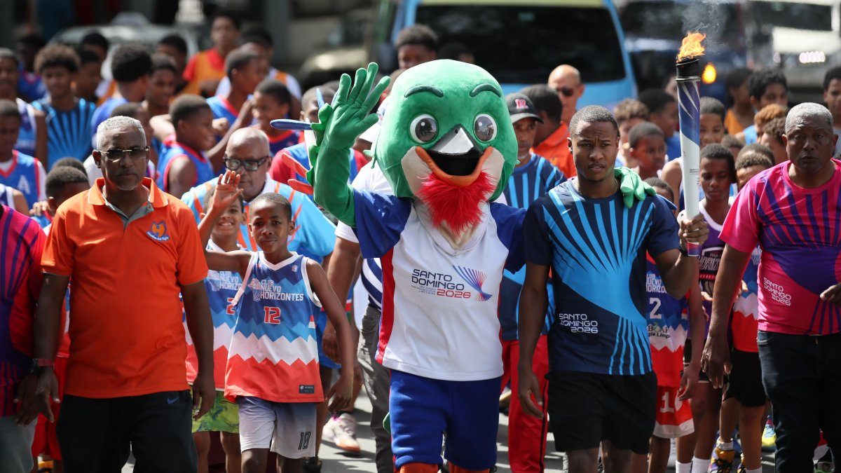 Atletas compitiendo en la primera jornada de los Juegos Centroamericanos Santo Domingo 2026