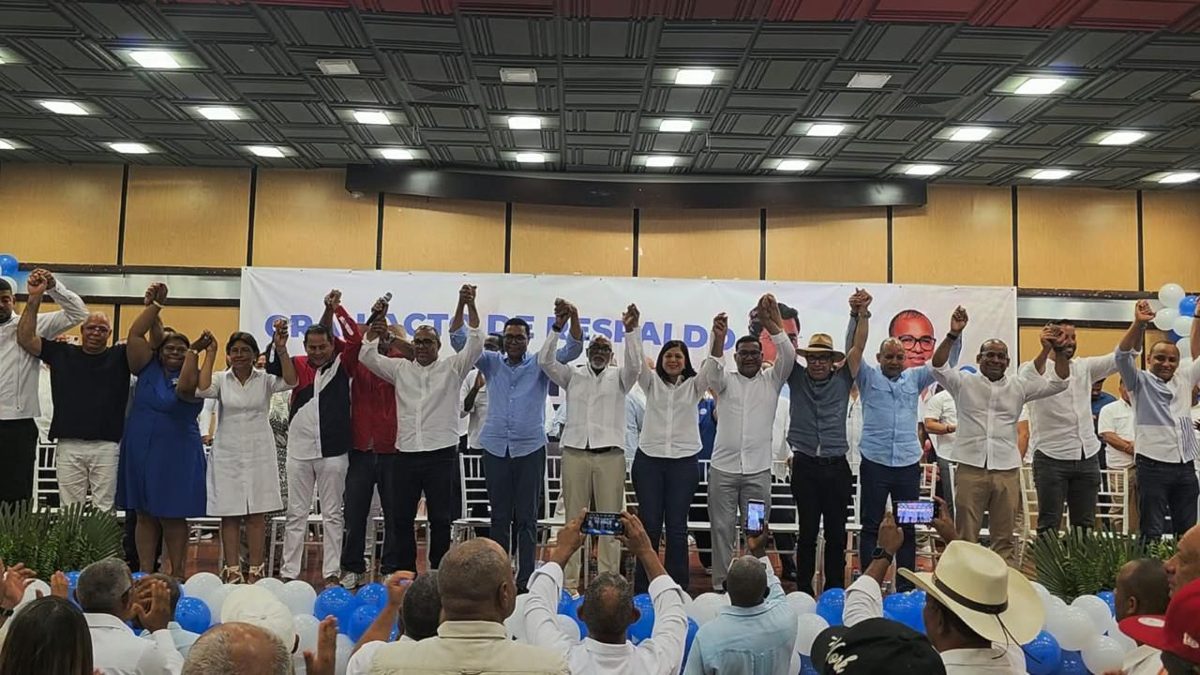 Dirigentes del PRM en Dajabón reunidos en asamblea de respaldo a David Collado como aspirante presidencial