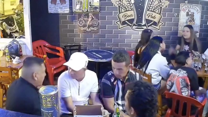 Pareja atacada por sicarios en bar de Fusagasugá, Colombia, el 1 de agosto de 2026