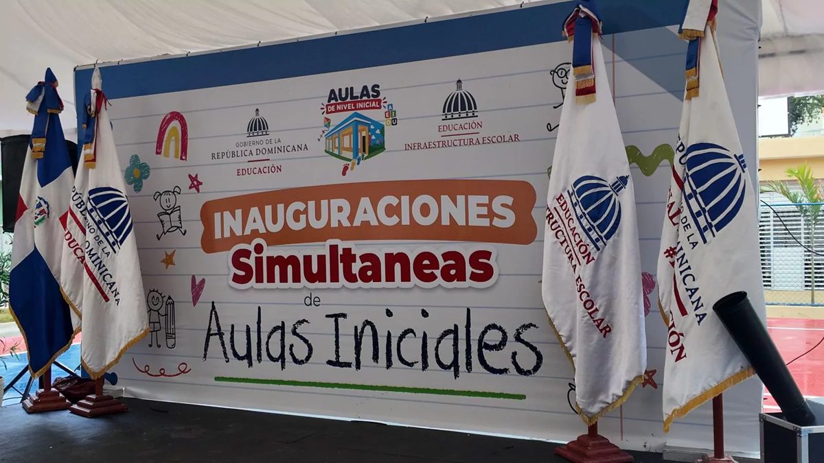 Entrega de nuevas aulas de educación inicial en el centro educativo Casa de la Providencia, Ensanche La Fe, Distrito Nacional