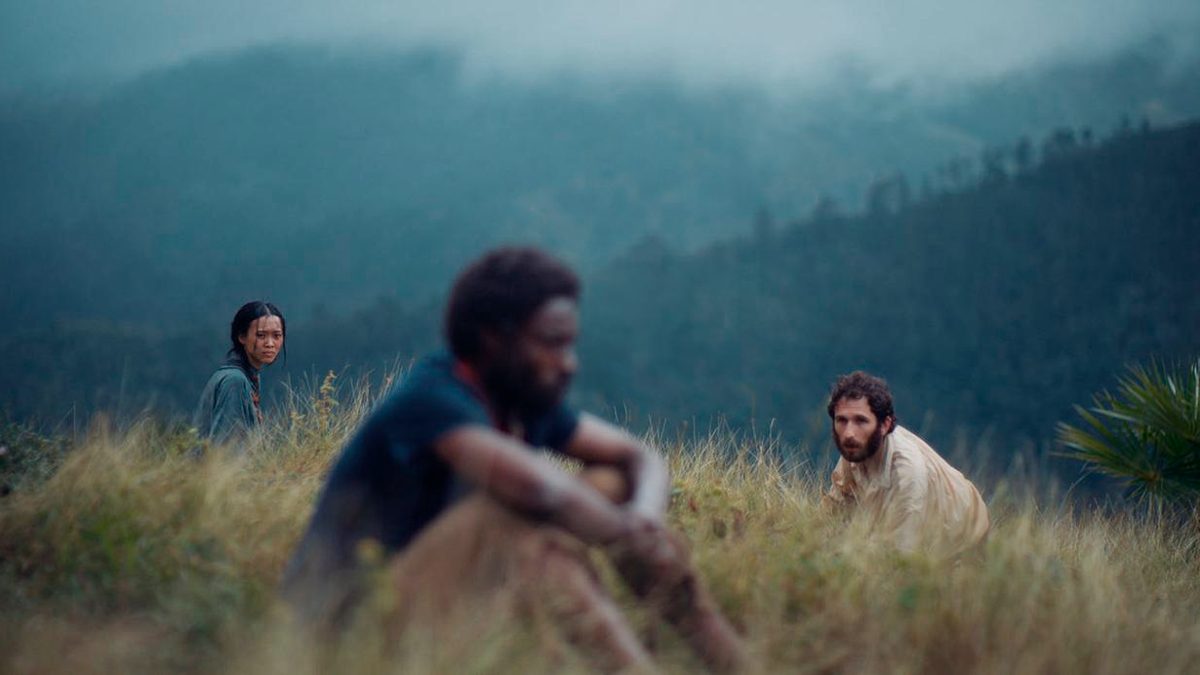 Cartel oficial de la película Bajo el mismo sol, coproducción dominicano-española que se estrena en cines el 20 de agosto