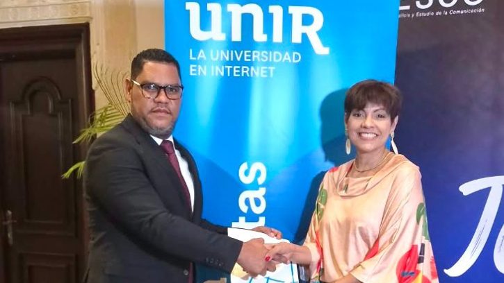 Kelvin Faña y Nora Rubirosa firman acuerdo de becas entre FUCIMDRES y la Universidad Internacional de La Rioja en Santo Domingo