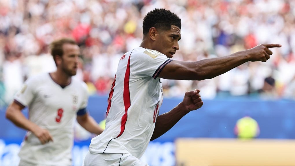 Jugadores de la selección de Inglaterra celebran su clasificación a semifinales del Mundial 2026 en Miami