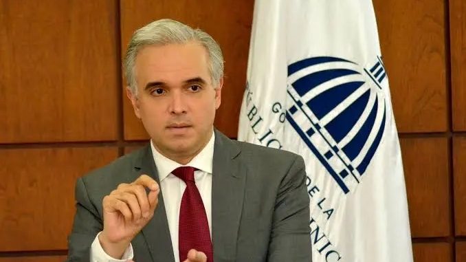 Ministro Luis Miguel De Camps junto al presidente Abinader en apertura del año escolar 2026-2027 en Santo Domingo Este