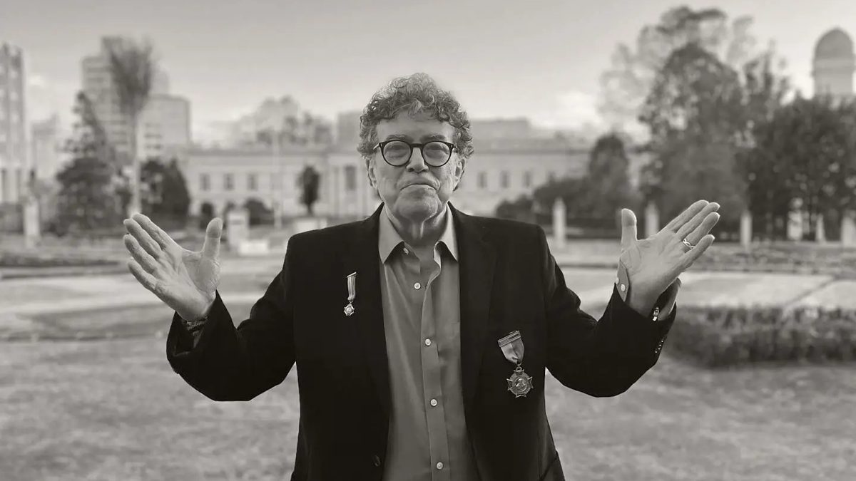 Piero de Benedictis cantautor ítalo-argentino autor de Mi viejo en un escenario