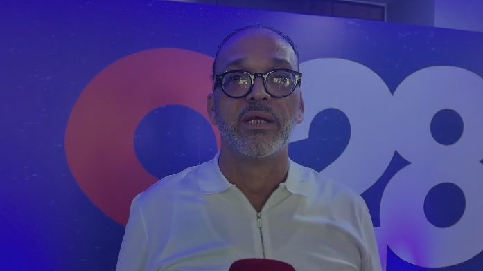 Fredy Fernández hablando en el acto nacional de la juventud C28 en apoyo a la candidatura presidencial de Carolina Mejía