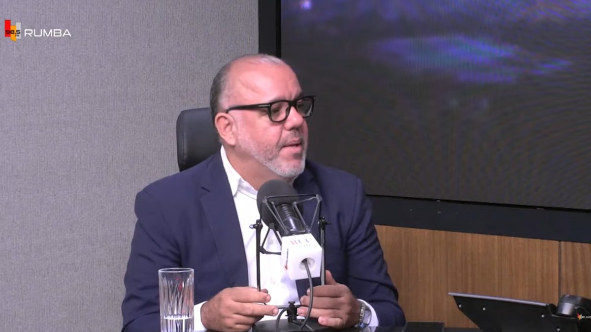 Abogado Gustavo de los Santos Coll hablando sobre el caso judicial de la discoteca Jet Set en República Dominicana