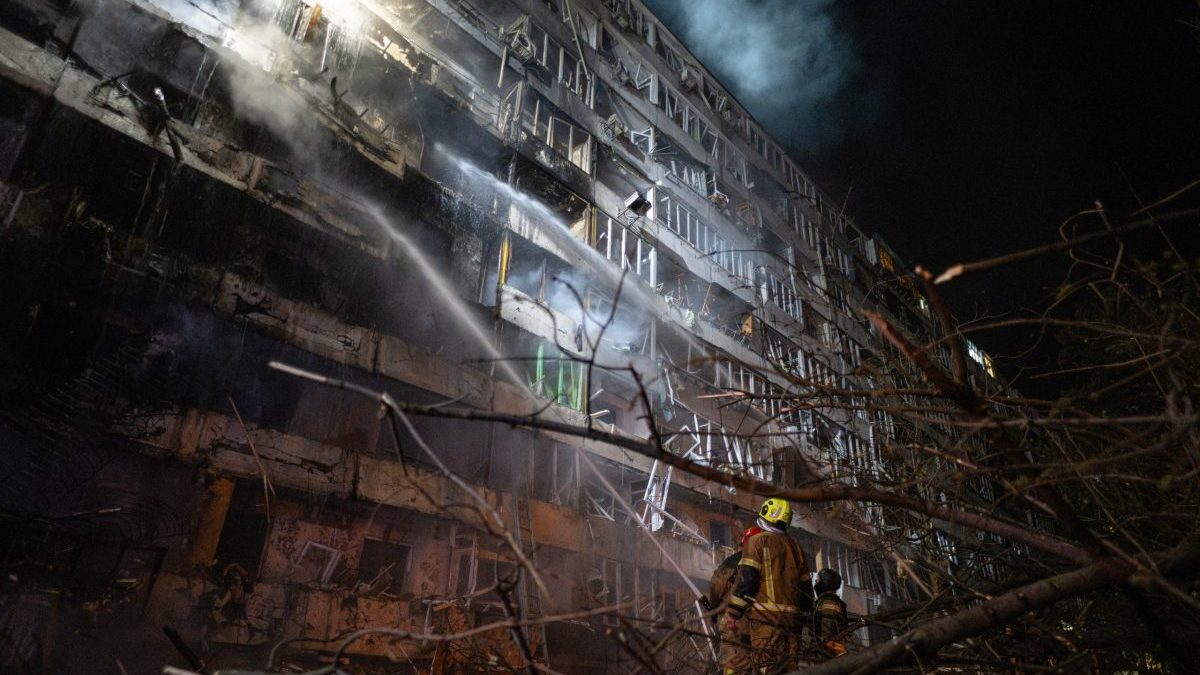 Columna de humo sobre Kiev tras el impacto de un misil ruso contra la termoeléctrica número 4 de la capital ucraniana