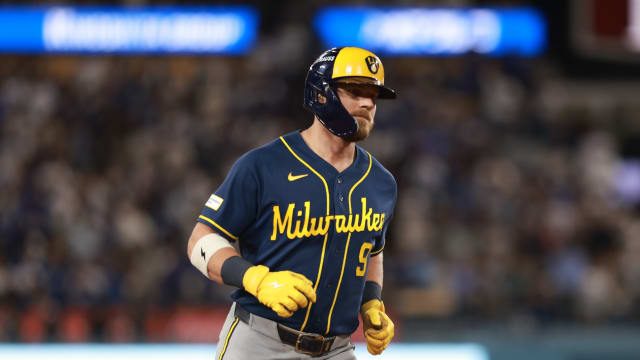 Jackson Chourio conecta jonrón solitario al primer lanzamiento de Blake Snell en el tercer juego de la NLCS