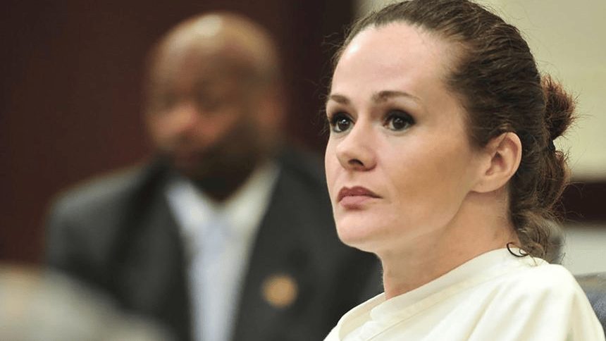 Christa Pike, condenada a muerte en Tennessee, en cama de hospital esposada tras sobrevivir a intento de ejecución con inyección letal
