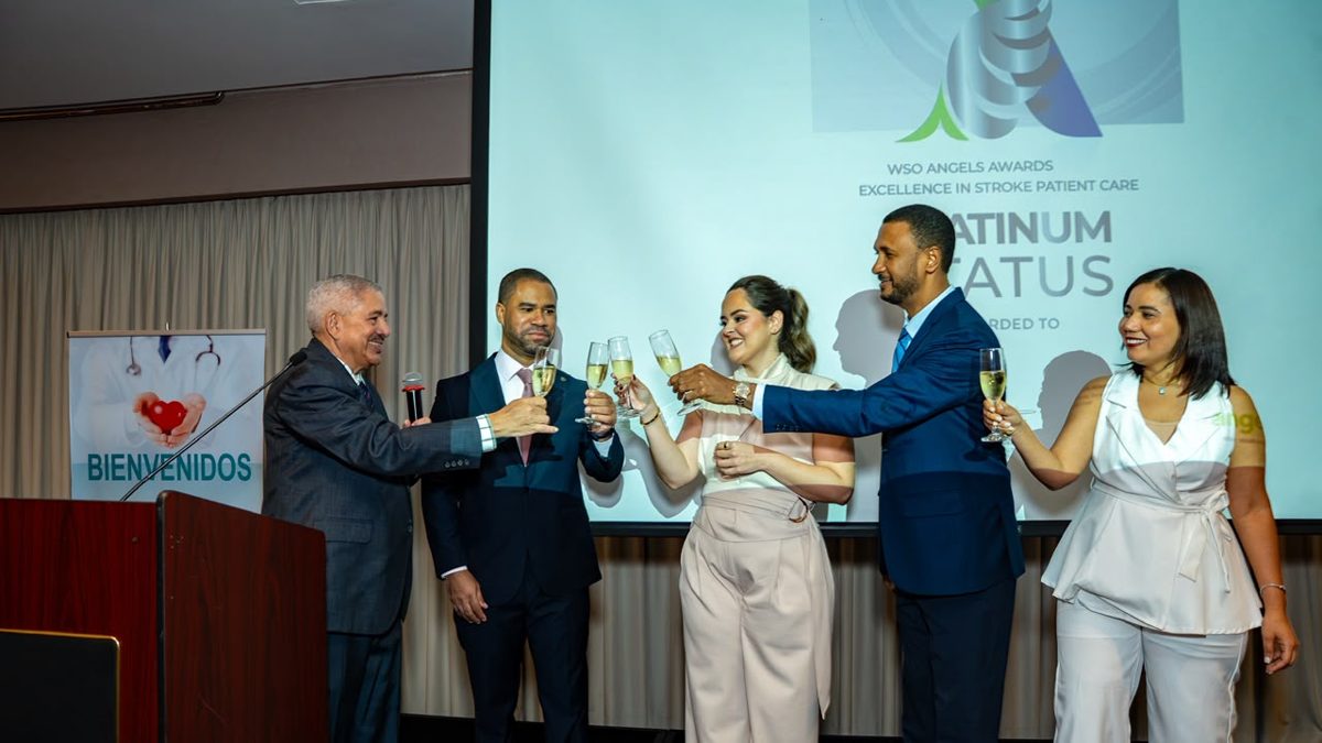 Médicos del Centro Cardiovascular Santo Domingo celebran primer aniversario del Código Ictus con más de 100 pacientes tratados