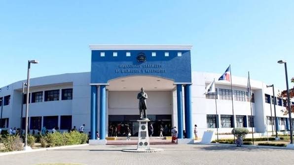 Sede de la Dirección General de Migración de República Dominicana bajo revisión de auditoría de la Contraloría