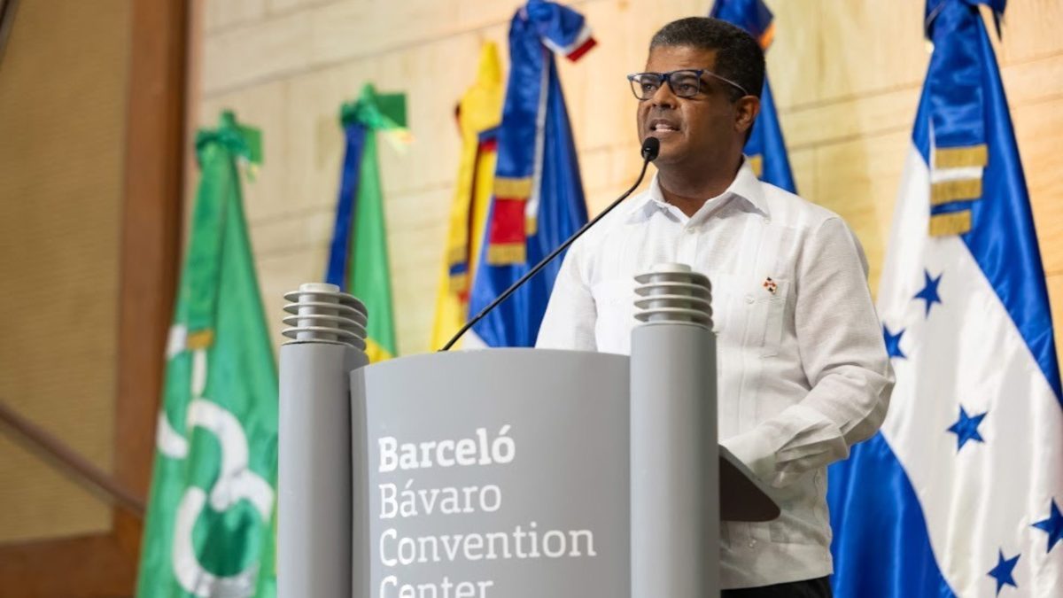 Dirigentes cooperativos de América Latina reunidos en el Convention Center del Hotel Barceló Bávaro, Punta Cana