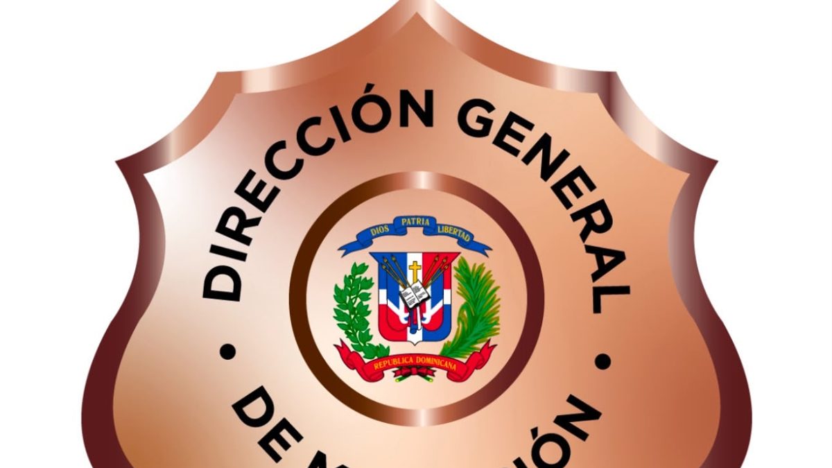 Agentes de la Dirección General de Migración realizan control migratorio en la frontera de Dajabón