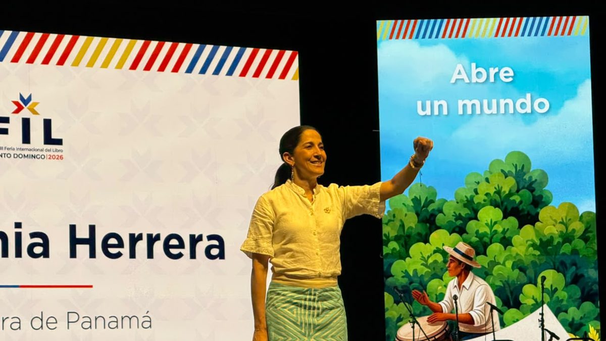 Ministra de Cultura de Panamá María Eugenia Herrera en la clausura de la Feria Internacional del Libro Santo Domingo 2026
