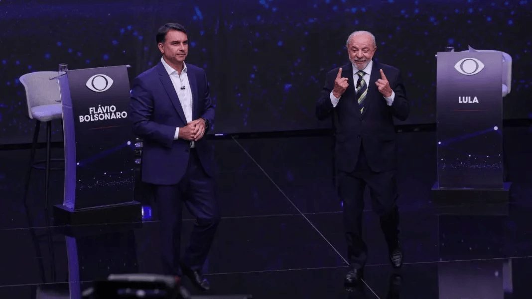 Lula da Silva y Flávio Bolsonaro frente a frente en el debate presidencial televisado de Brasil previo a las elecciones