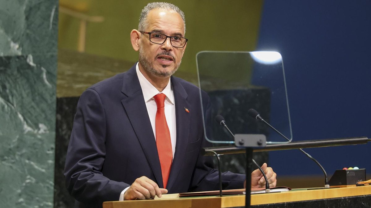 Primer ministro de Haití Alix Didier Fils-Aimé en el podio de la Asamblea General de la ONU en Nueva York