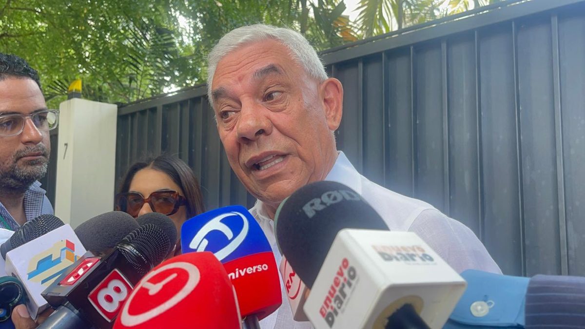 Diputado Mateo Espaillat hablando sobre la deuda pública del gobierno dominicano en Santiago