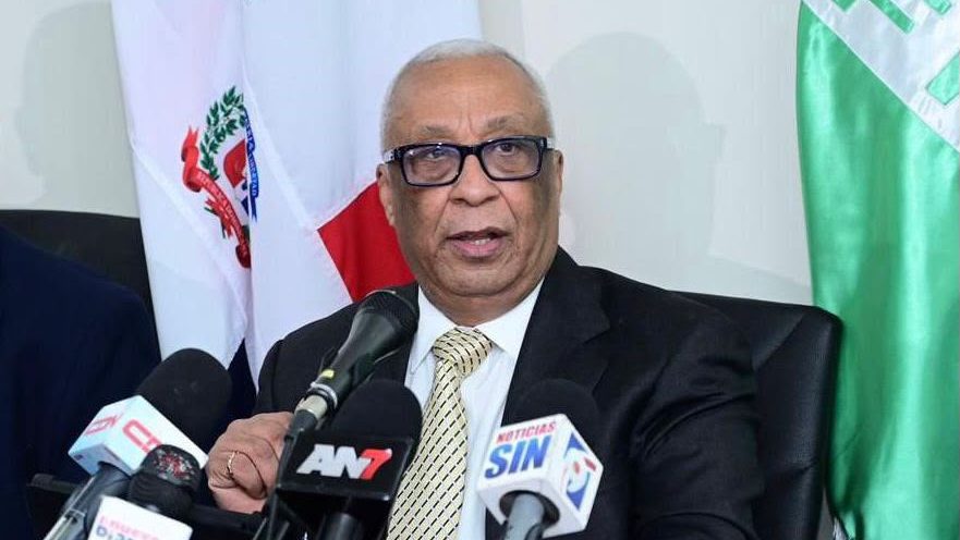 Economista Daniel Toribio durante declaraciones sobre la deuda pública de República Dominicana en 2026