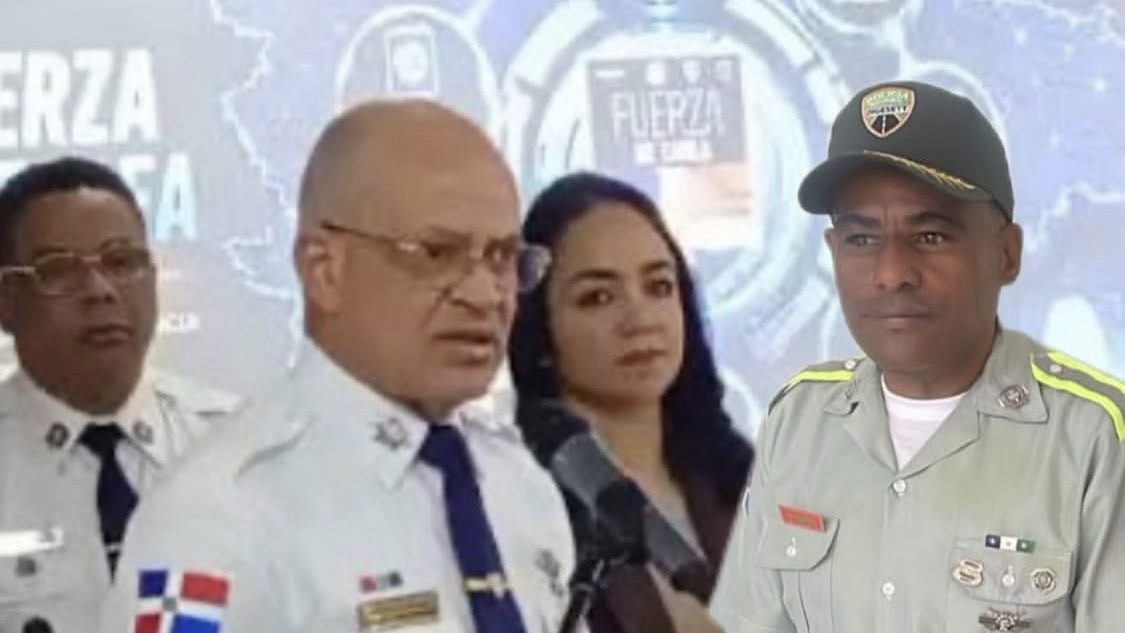 Teniente coronel Ernesto De León Olivero designado al frente de la DIGESETT en Barahona tras polémica con diputada de Elías Piña