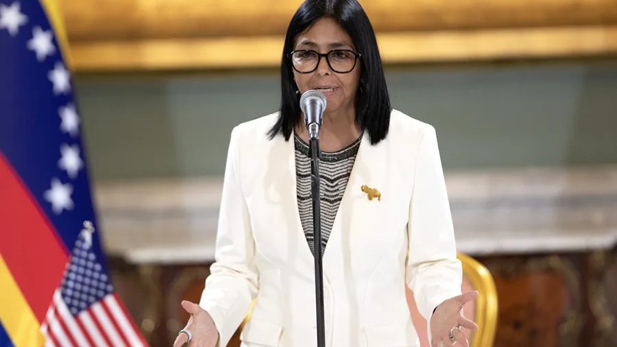 Delcy Rodríguez en acto oficial como presidenta encargada de Venezuela