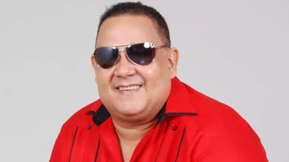 Peña Suazo, merenguero dominicano, compartiendo un mensaje de reflexión en Instagram desde Bávaro