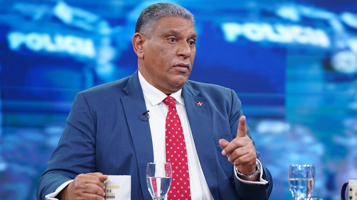 Dirigentes del PRM en tensión durante acto político en República Dominicana