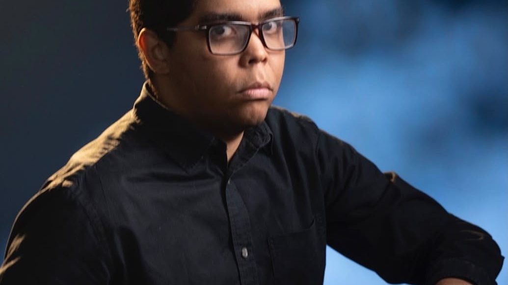 Alcibíades Polanco, periodista dominicano dentro del espectro autista, hablando sobre la Ley 34-23 e inclusión laboral en República Dominicana