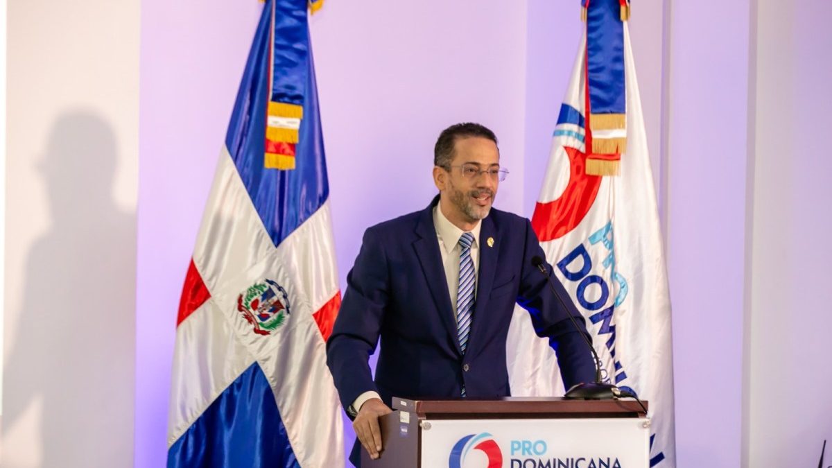 Vladimir Pimentel director de ProDominicana presenta cifras récord de exportaciones dominicanas enero agosto 2026