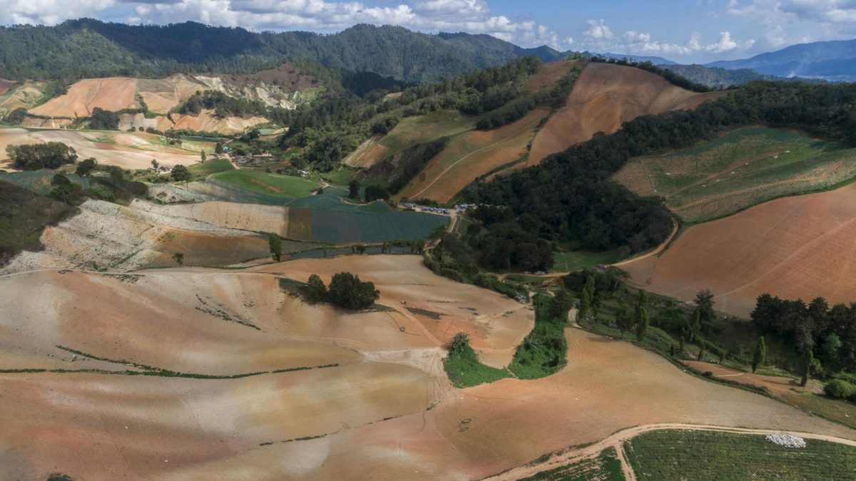 Cauce del río Tireo en la provincia La Vega, República Dominicana, zona afectada por extracción de arena