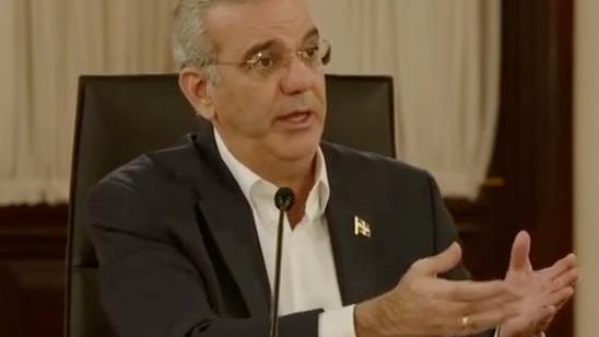 Presidente Luis Abinader hablando en La Semanal sobre el aumento de la factura eléctrica en República Dominicana