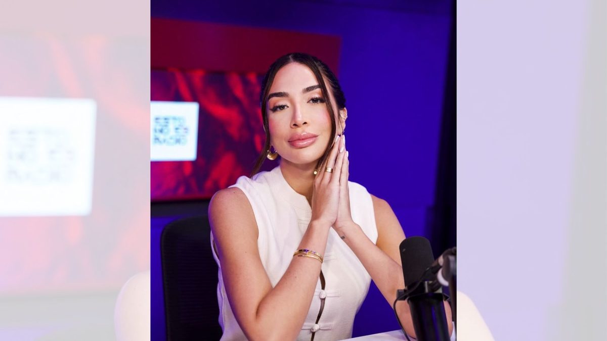 Gabi Desangles mostrando su factura eléctrica de más de 11 mil pesos en sus historias de Instagram