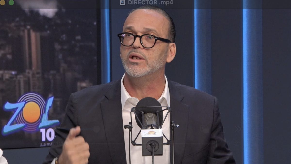 Freddy Fernández, director operativo del proyecto presidencial de Carolina Mejía, habla en programa de radio El Sol de la Mañana