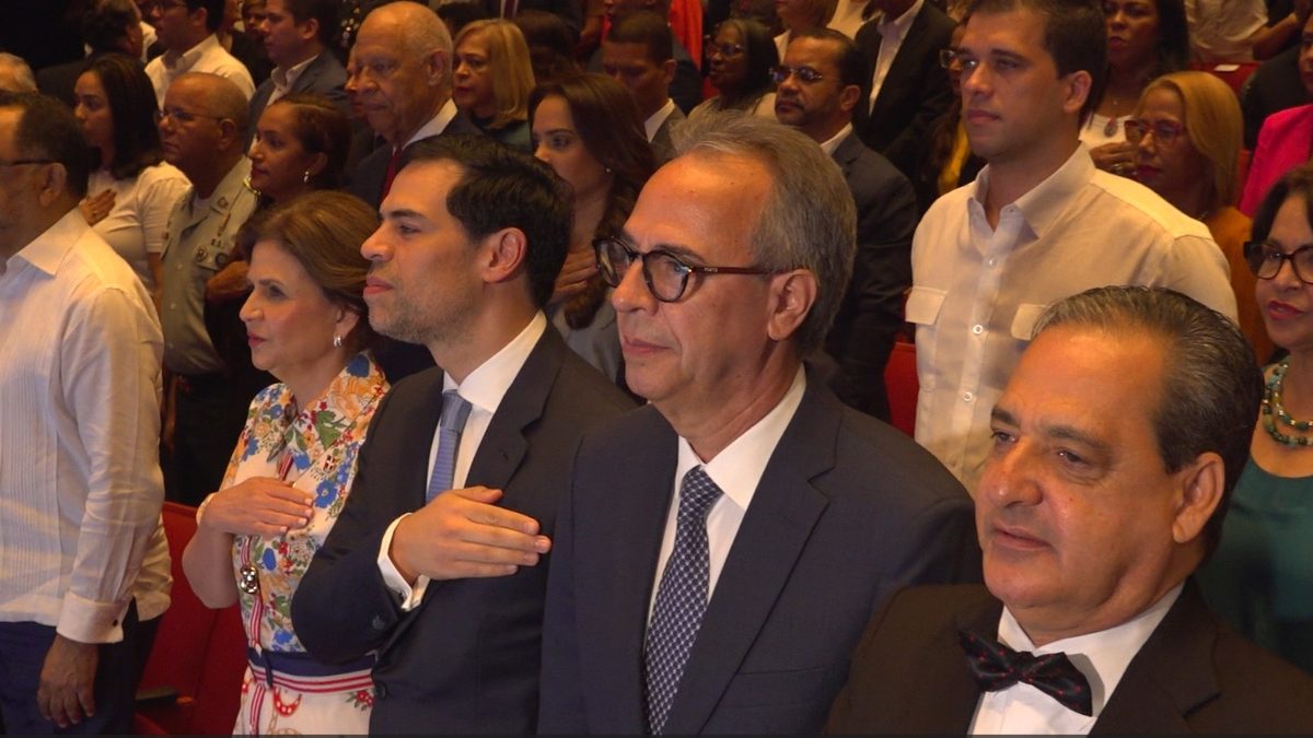 Ceremonia inaugural de la FILSD 2026 en el Teatro Nacional con actuación del cuerpo de baile de Panamá