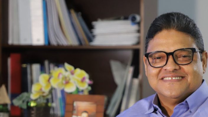 Director del Intrant Juan Manuel Méndez en operativo de fiscalización de camiones y motocicletas en República Dominicana