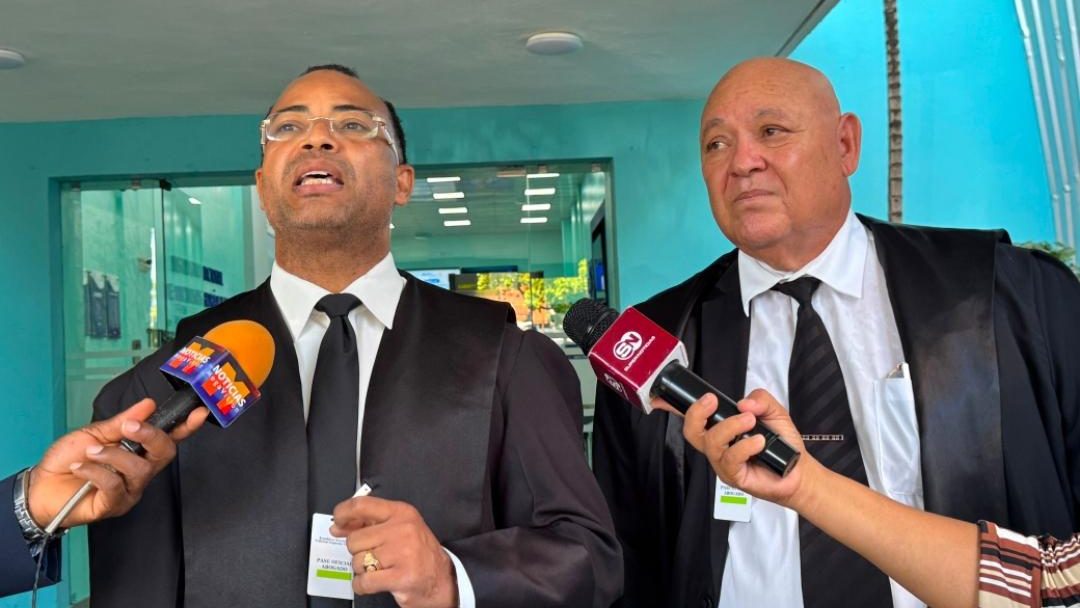 Apóstol José Christopher habla en rueda de prensa sobre fondos públicos a partidos minoritarios en Santo Domingo