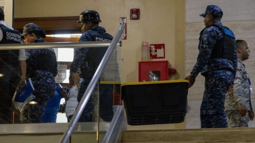 Edificio de Senasa en Santo Domingo donde se investigó el caso de fraude con autorizaciones médicas falsas