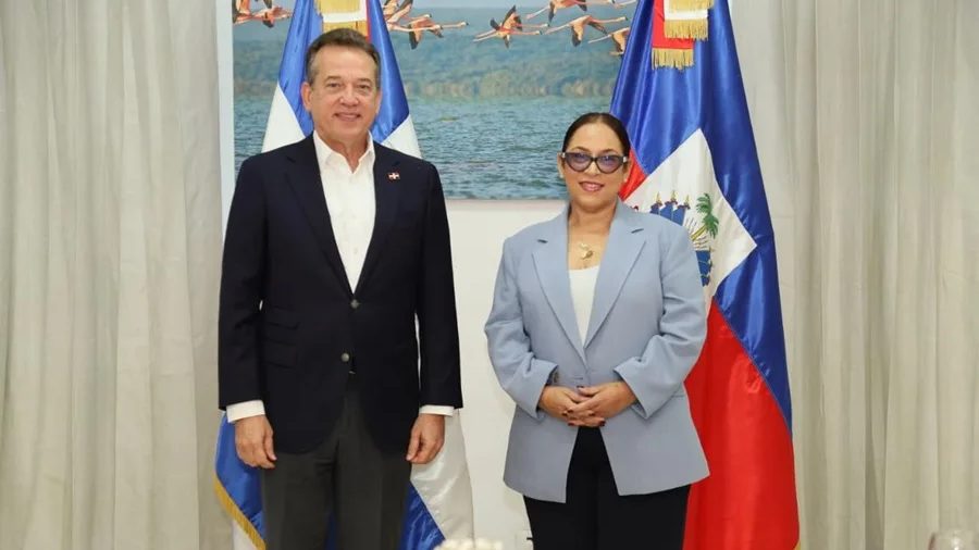 Cancilleres de República Dominicana y Haití reunidos en la zona fronteriza de Dajabón para tratar seguridad y cooperación bilateral