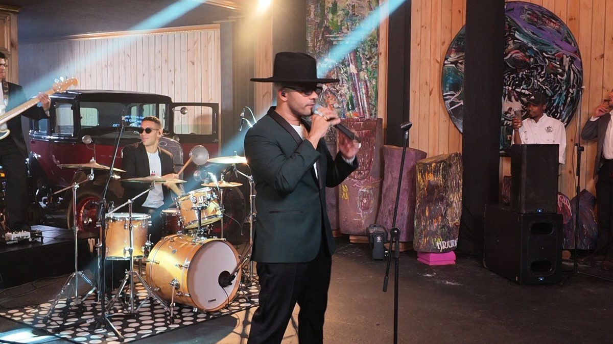 Gabriel Pagán en presentación en vivo con el Ensamble Etéreo celebrando su nominación al Latin Grammy 2026