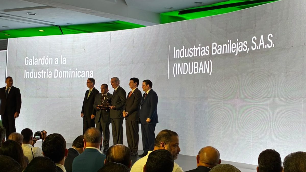 Entrega de los Galardones Industriales 2026 de la AIRD con Juan José Attias Hamna, INDUBAN y DIGEMAPS como galardonados