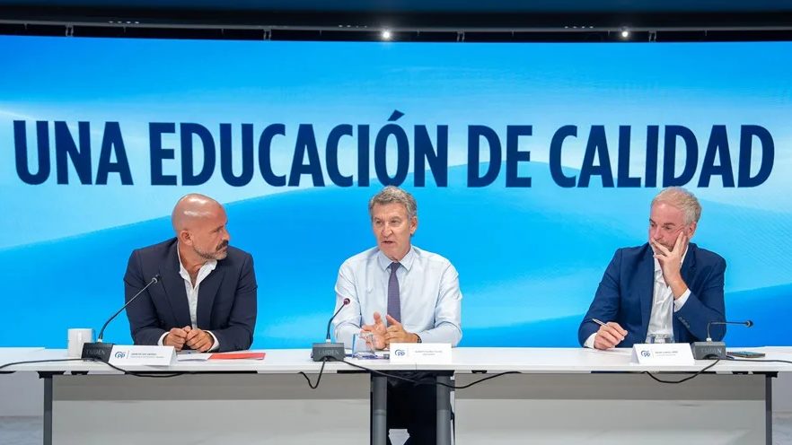 Alberto Núñez Feijóo en reunión con consejeros de Educación del PP tras los resultados del informe PISA 2025