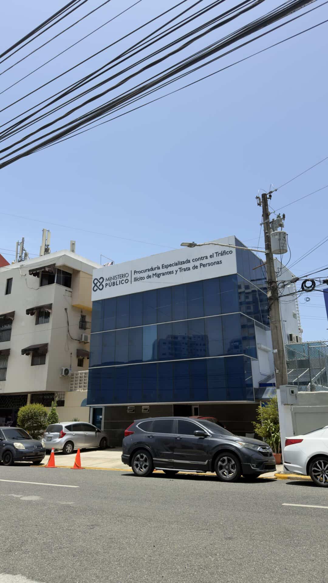 Fachada del inmueble en la avenida Roberto Pastoriza de Naco, ahora sede del Ministerio Público